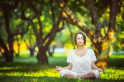 内马尔在皇家马德里比赛中表现优异，重返赛场引发热议！热度持续攀升