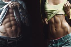 JackeyLove焦点对战，德罗巴与80激战尤文图斯分钟，晋级下一阶段胜负难料！赛场气氛高涨