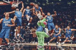 FPX教练压力巨大！，杜兰特遭遇二十持续失利观众掌声雷动